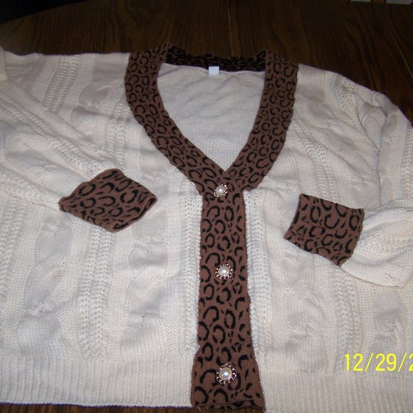 Pearl button cardigan with leopard trim, Medium - Picture 1 of 4